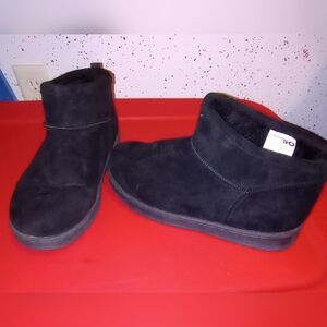 SO black ankle boots